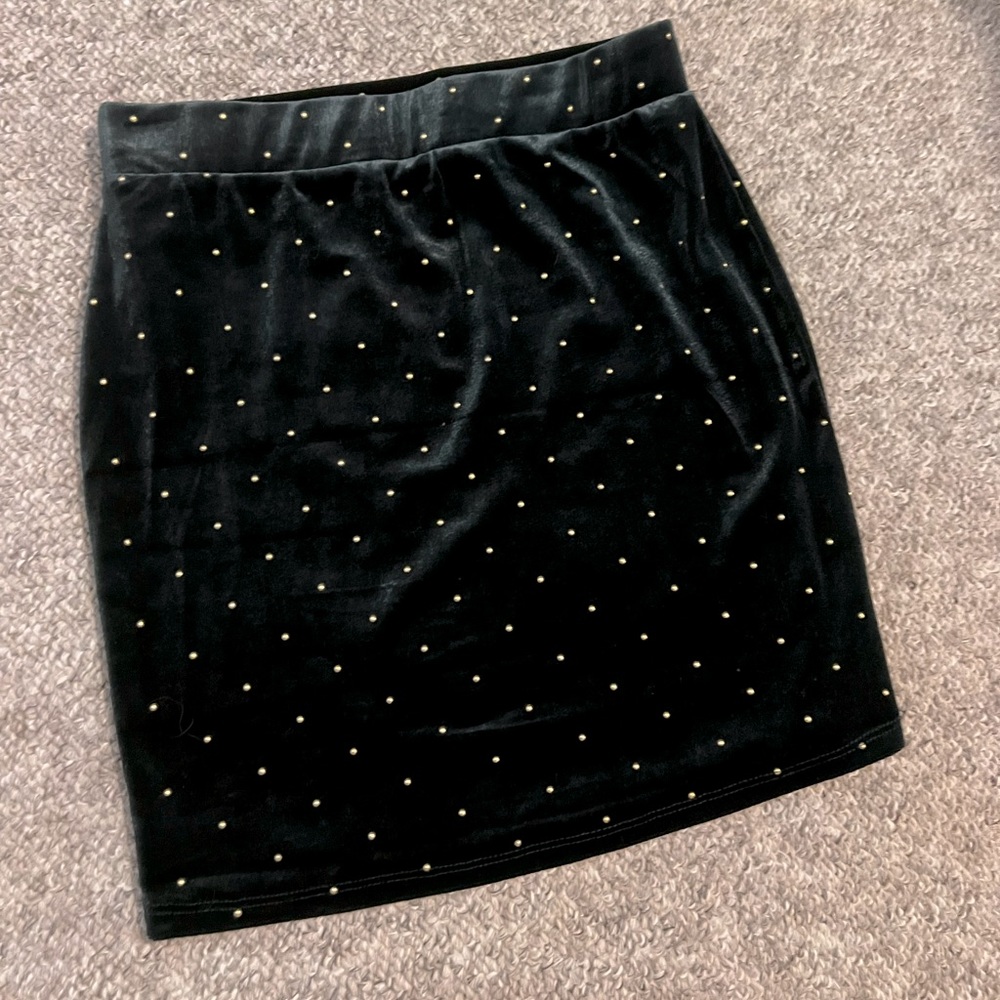 Green velvet mini skirt with gold dots